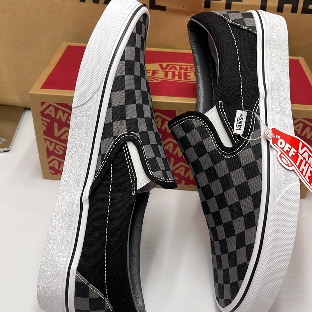 Vans Men’s Classic Slip-On Black/Pewter Checkerboard 
VN000EYEBPJ
Sneakers - Picture 10 of 16